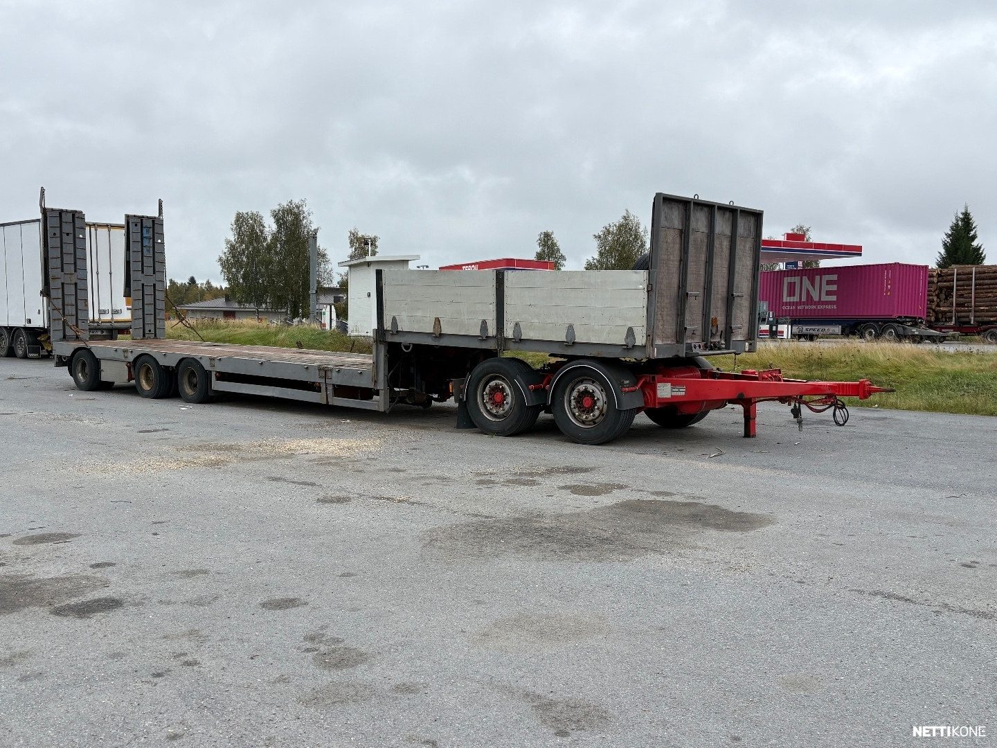 Tyllis Dolly ja Broshuis-lavetti