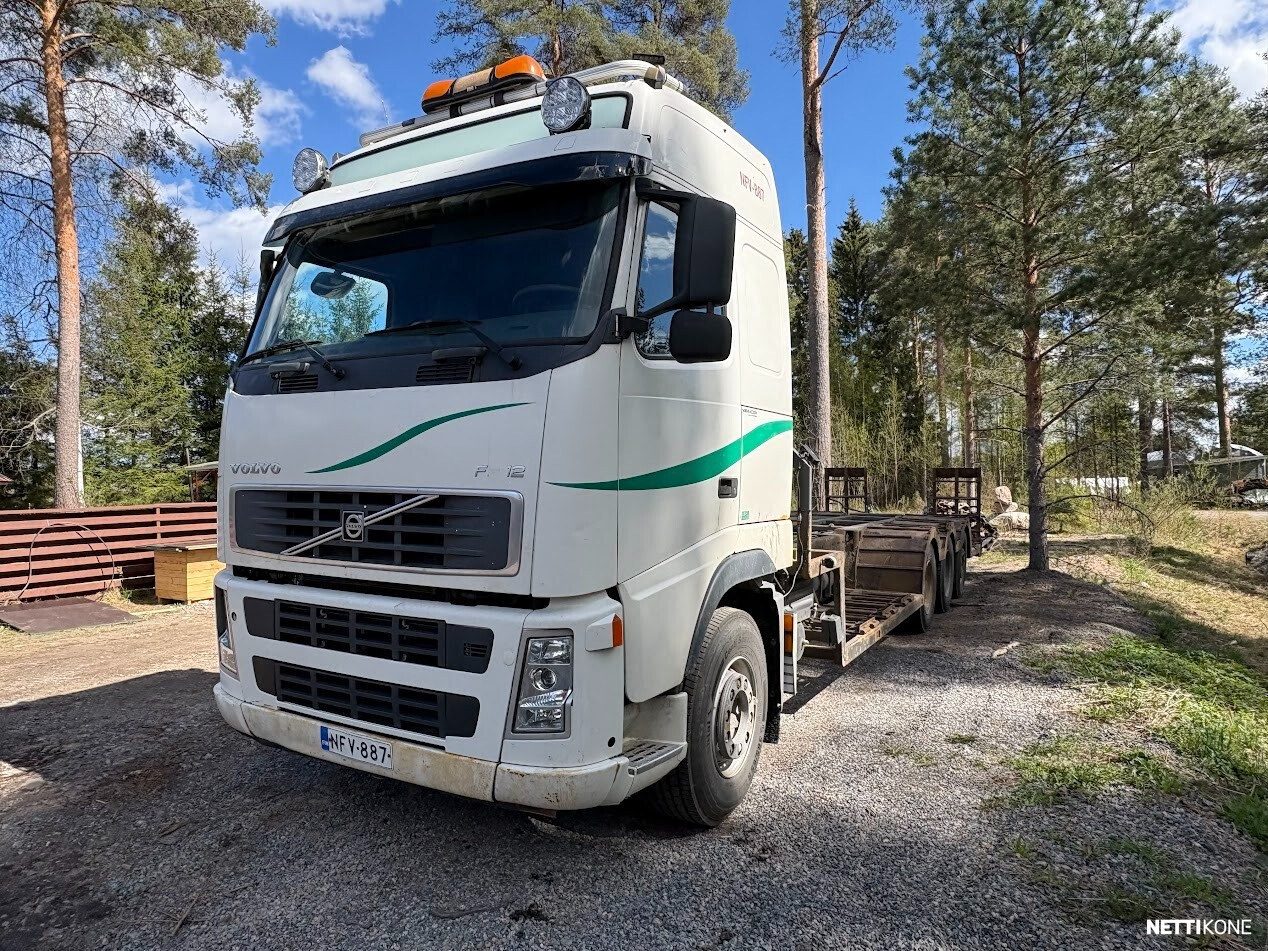 Volvo FH420 -koneenkuljetusauto